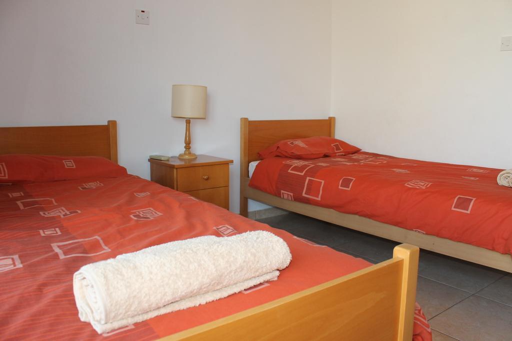Diana Townhouse 2 Apartment Пафос Стая снимка