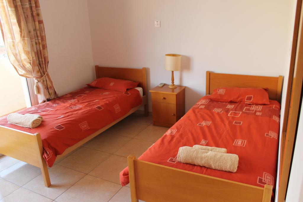 Diana Townhouse 2 Apartment Пафос Стая снимка