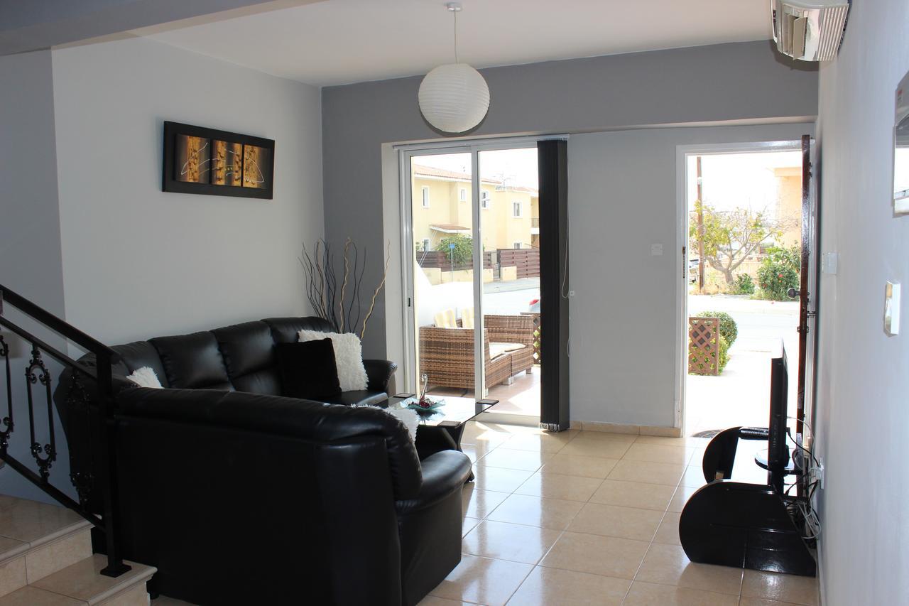 Diana Townhouse 2 Apartment Пафос Екстериор снимка